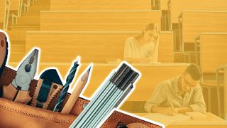 Handwerk statt Hörsaal Hörsaal mit Studenten und ein Werkzeuggürtel im Fokus