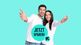 Pärchen heißt mit offenen Armen willkommen