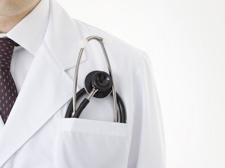 Arzt mit Stethoskop