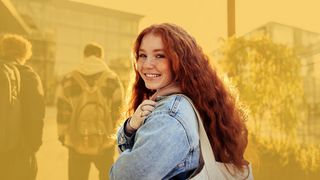 Krankenversicherung Jugendliche unterwegs in der Stadt