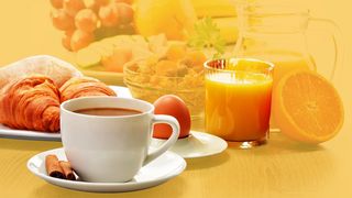 Gedeckter Frühstückstisch