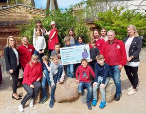 Foto Scheckübergabe an die Gewinner "Hort Abenteuerland" in Halle (Saale)